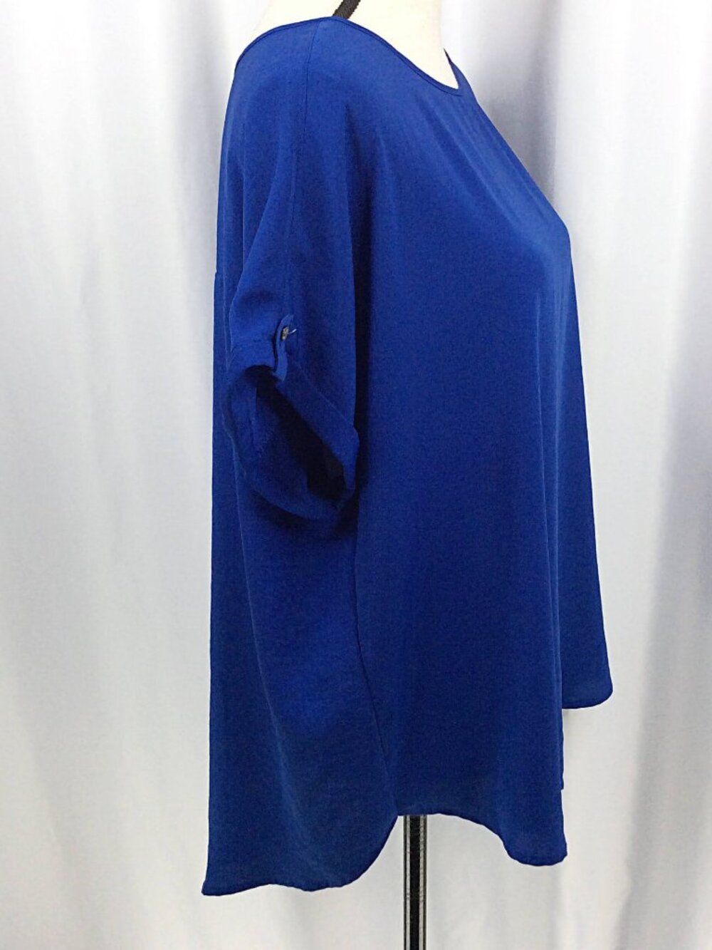 Maurices Top Women's Size 0X Royal Blue Short Roll Cuff Sleeve Back Zip - Picture 2 of 7